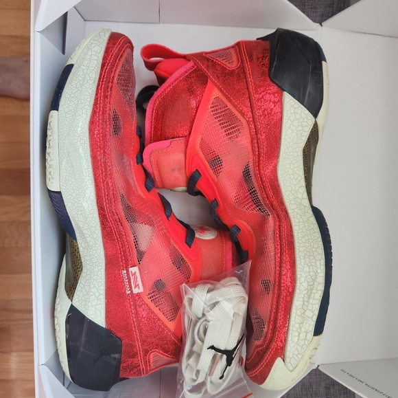 Jordan 37 Basketball shoes - Picture 3 of 8